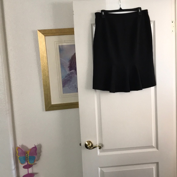 Lovely Anne Klein Black Skirt - Picture 3 of 7